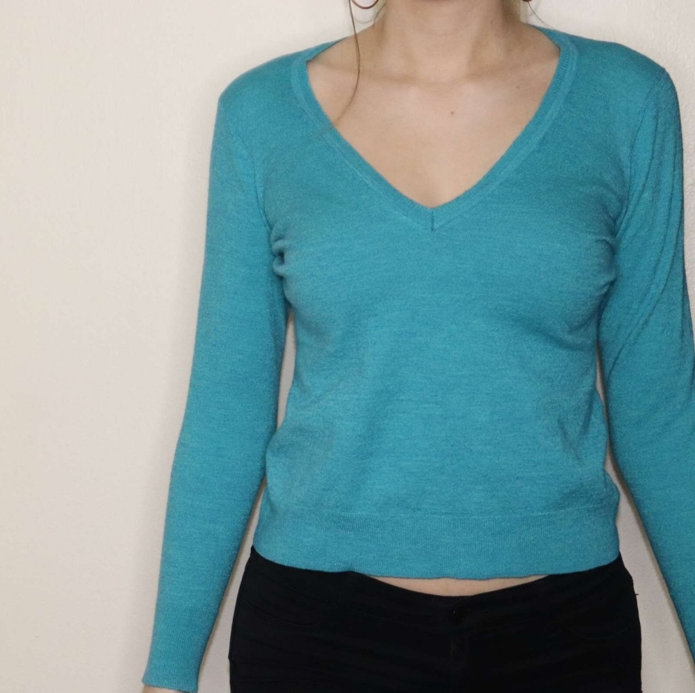 V neck sweater